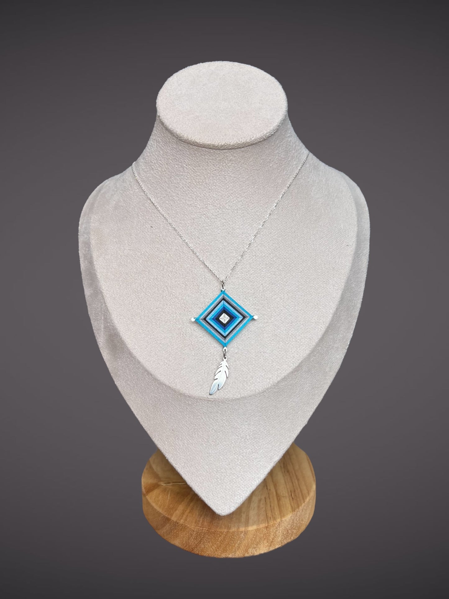 Collar Rombo Sagrado plata .925 o macramé