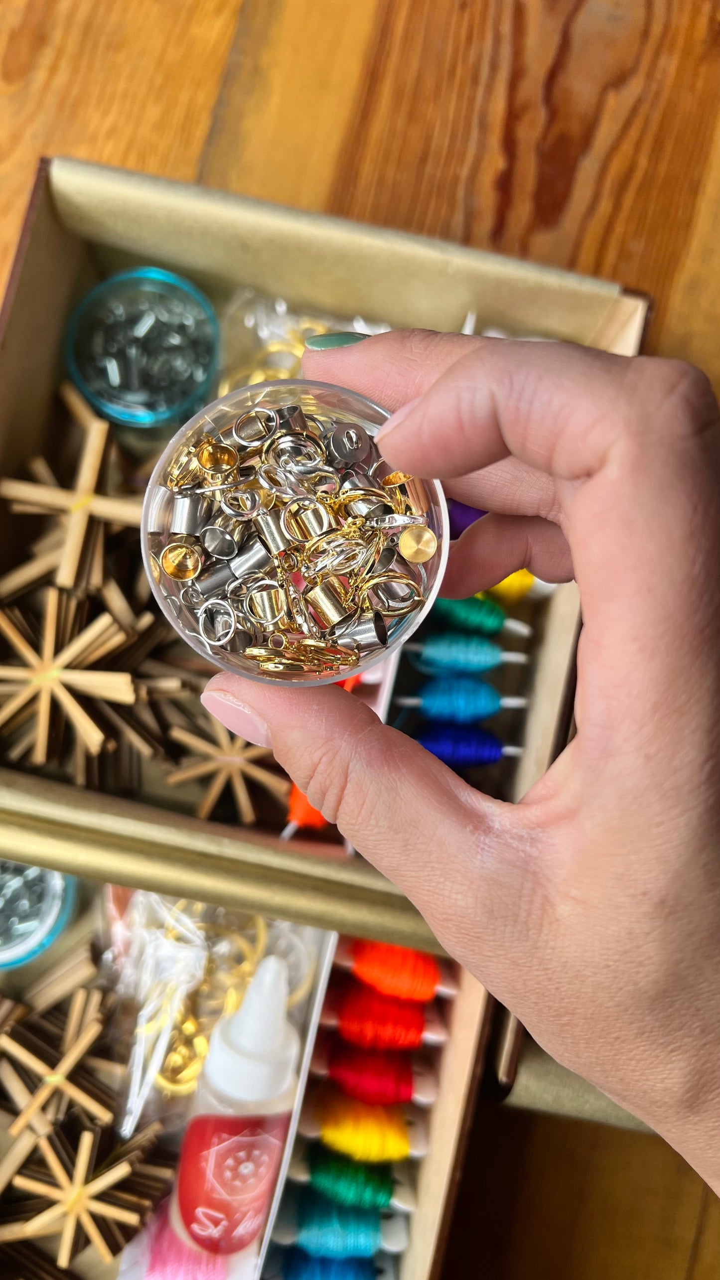 Getting Started with Woven Mandalas: Course and Kit with Bases and Accessories (Includes Domestic Shipping)