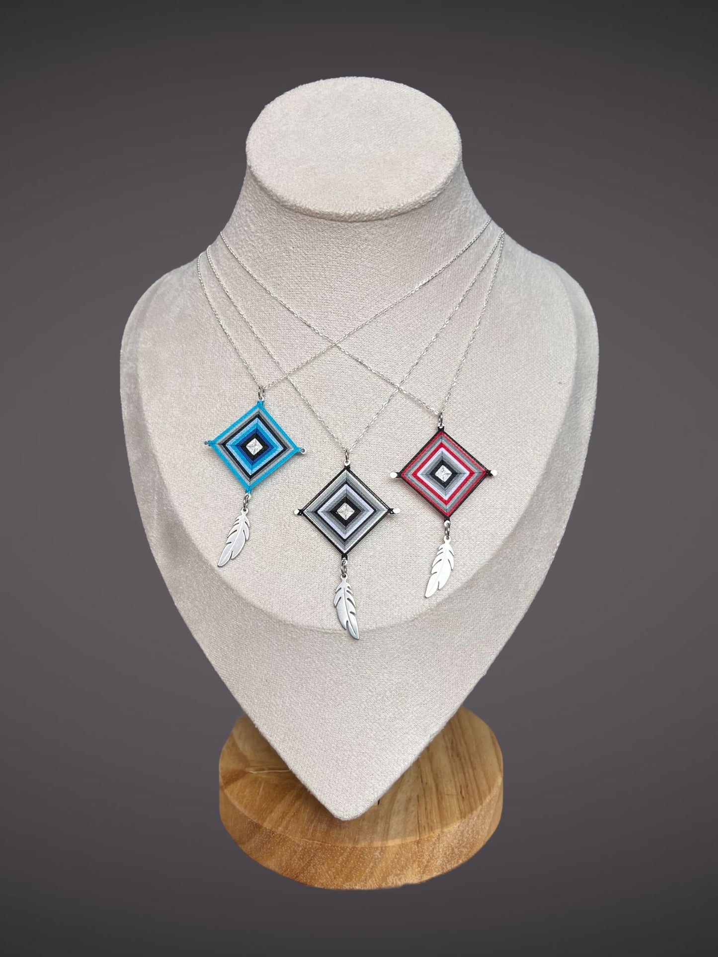 Collar Rombo Sagrado plata .925 o macramé