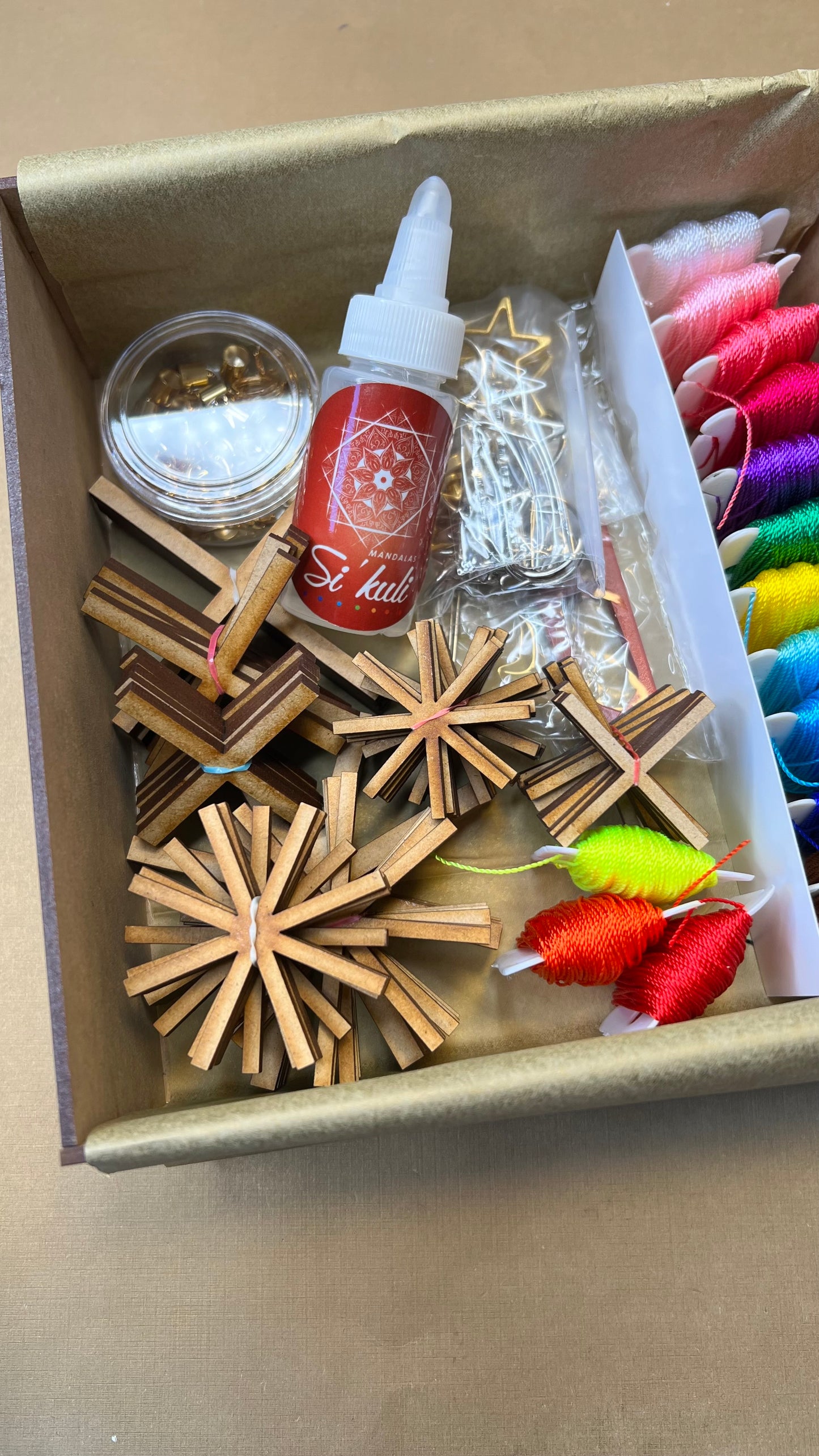 Getting Started with Woven Mandalas: Course and Kit with Bases and Accessories (Includes Domestic Shipping)
