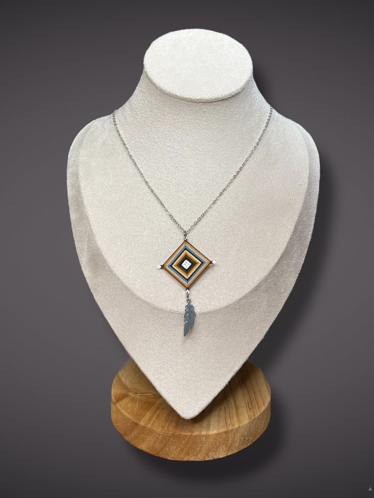 Collar Rombo Sagrado plata .925 o macramé